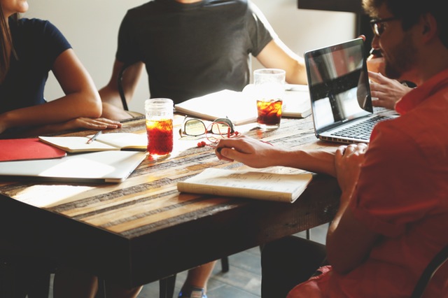 Leia mais sobre o artigo ATITUDE POSITIVA NO TRABALHO EM EQUIPE